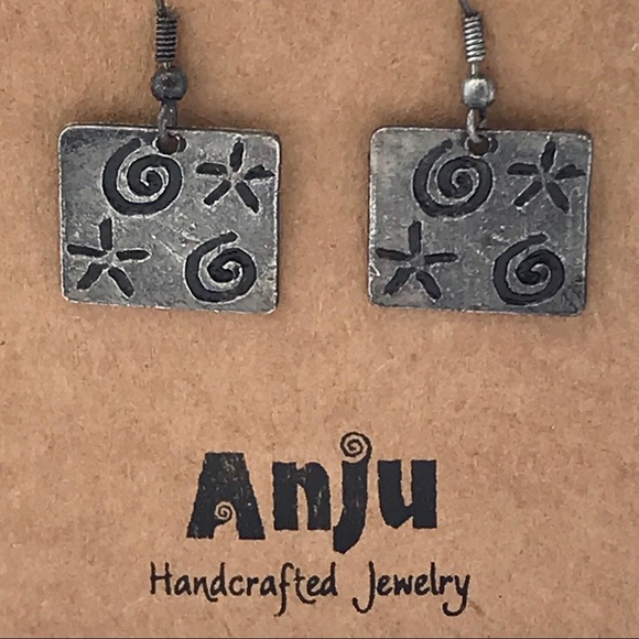 NWT ANJU Handcrafted square earrings - Picture 2 of 3